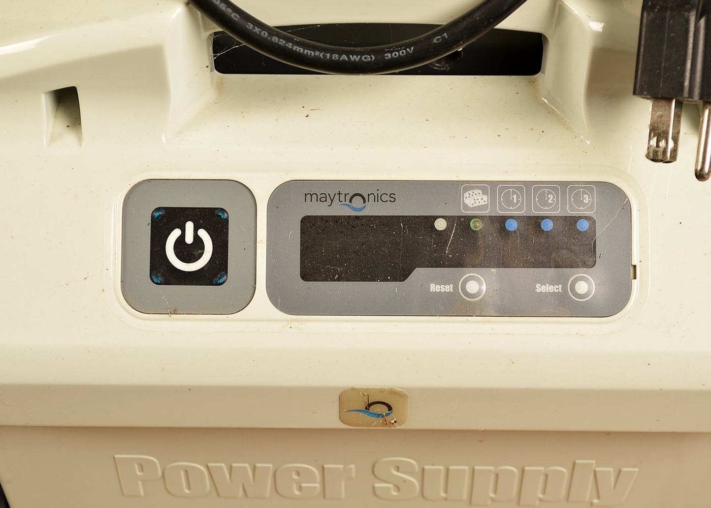 Maytronics Dolphin Deluxe 4 Robotic Pool Cleaner