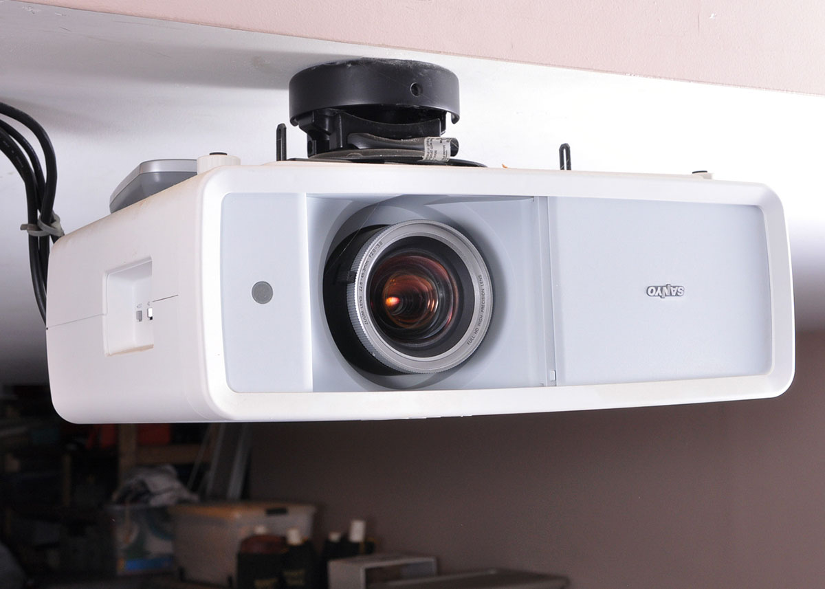 Sanyo Multimedia Projector PLV-Z2000