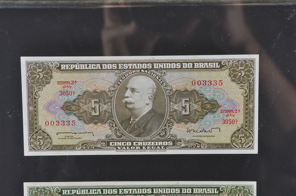 Foreign Paper Currency in Floating Frames