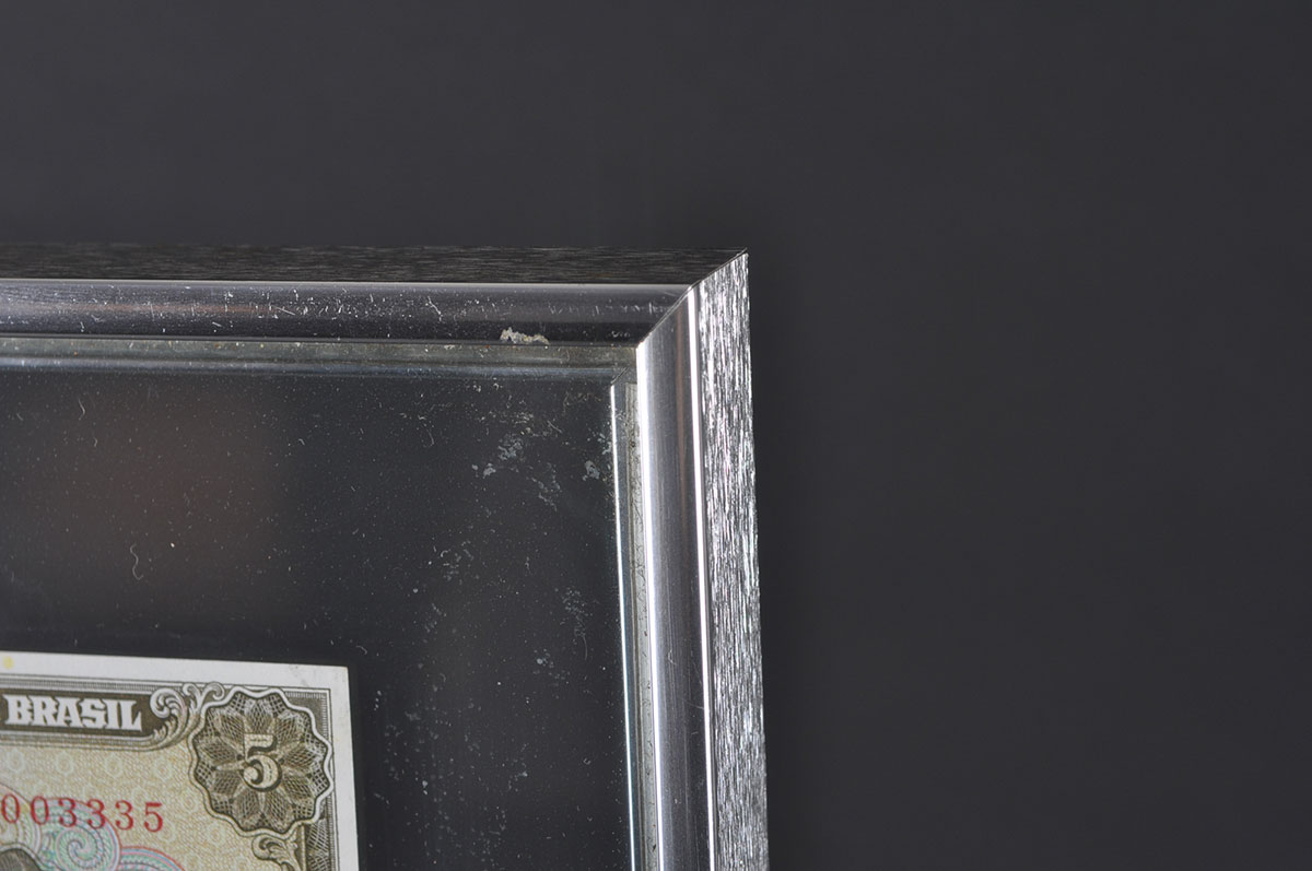 Foreign Paper Currency in Floating Frames