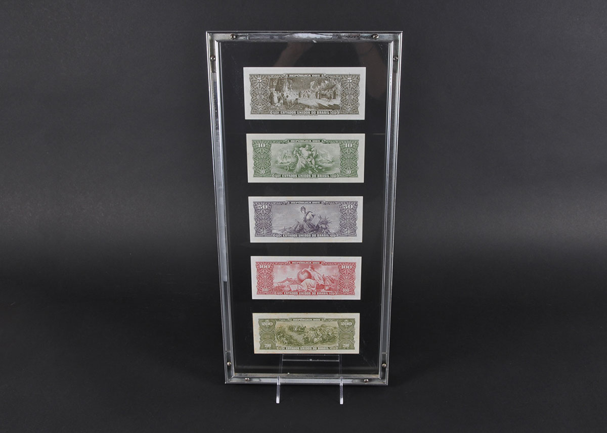 Foreign Paper Currency in Floating Frames