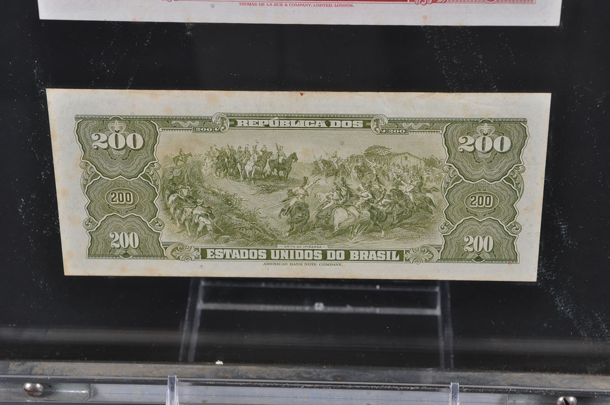 Foreign Paper Currency in Floating Frames