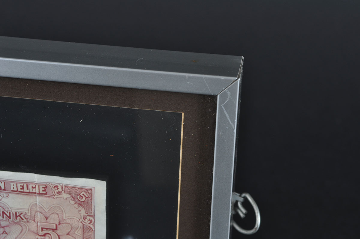 Foreign Paper Currency in Floating Frames