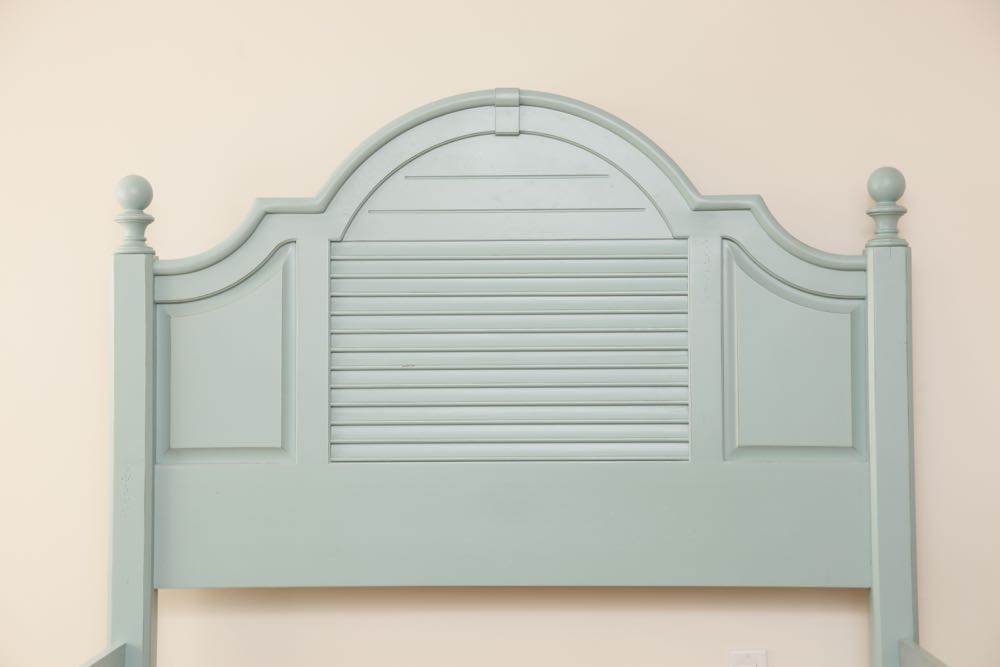 Stanley Furniture Queen Bed