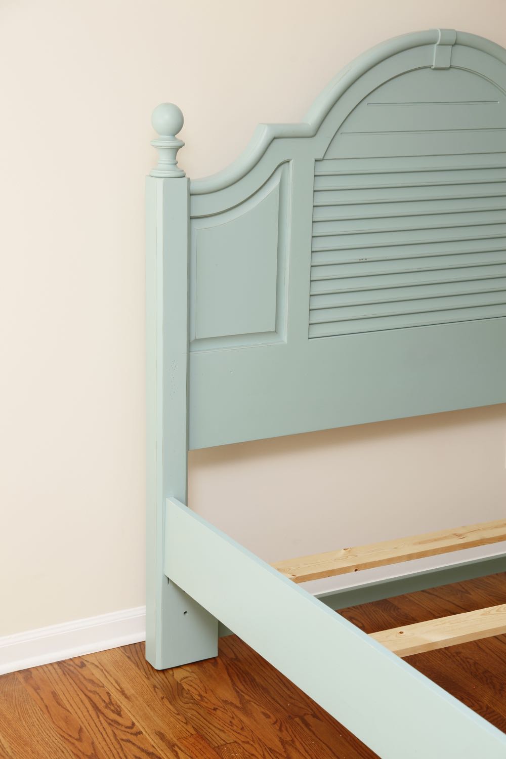 Stanley Furniture Queen Bed