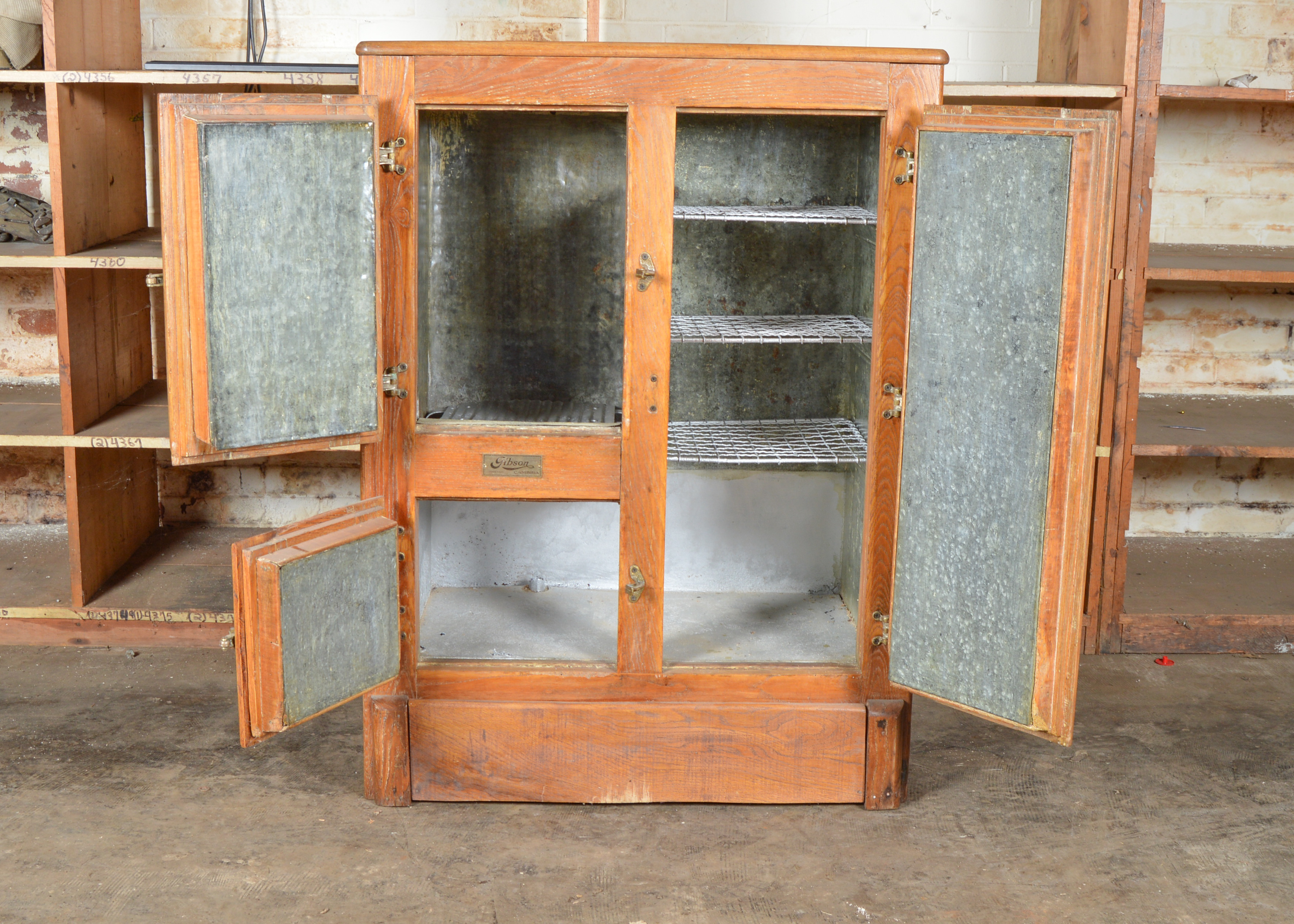 Antique Gibson Cambria Ice Box Refrigerator