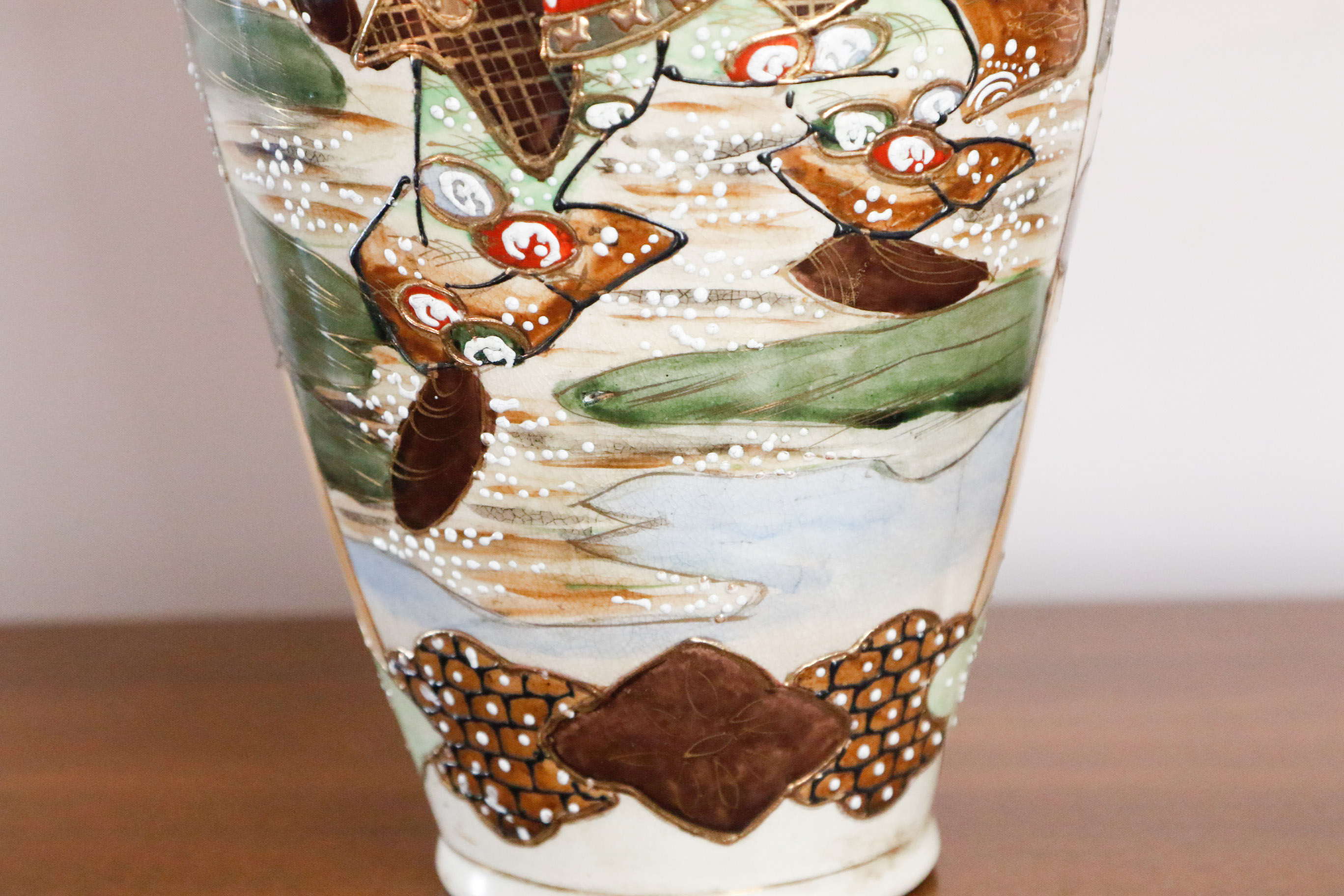 Japanese Satsuma Moriage Urn