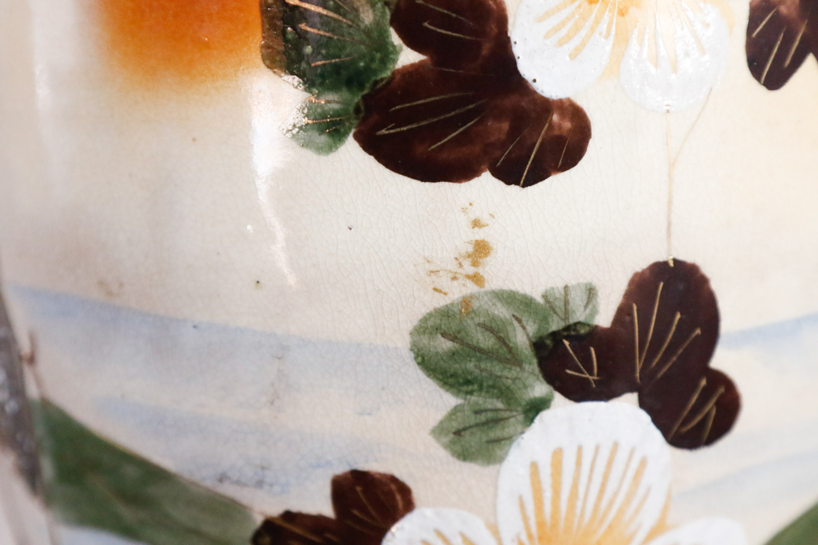 Japanese Satsuma Moriage Urn