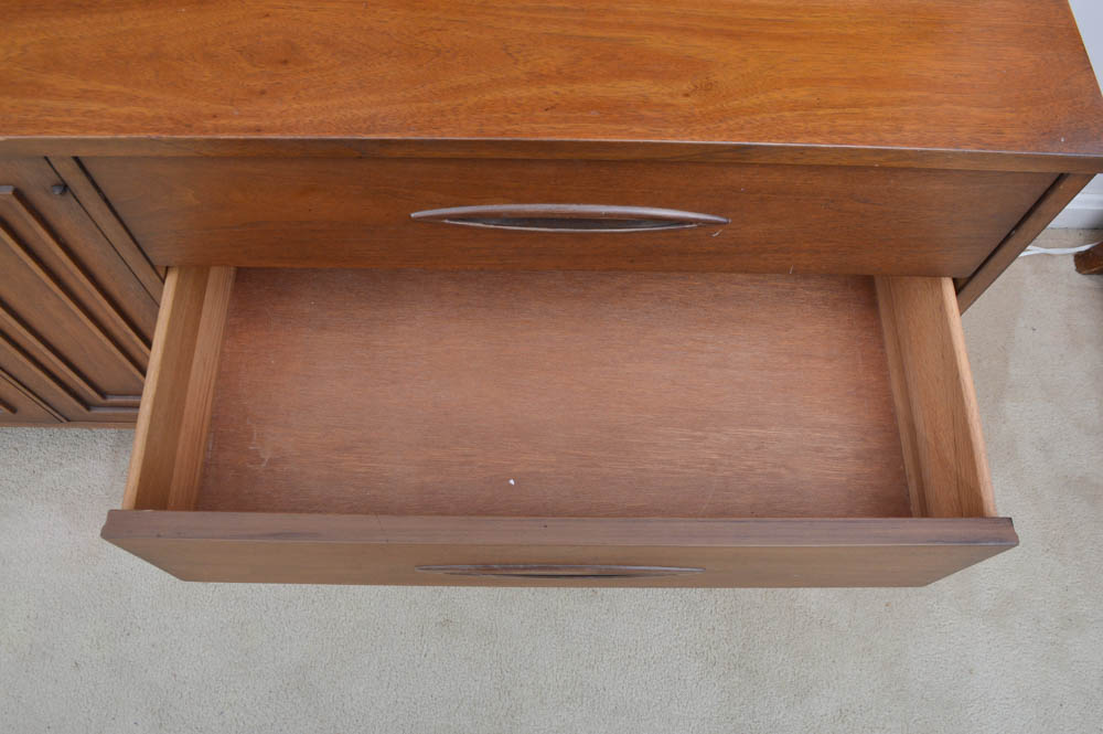 Mid Century Modern Credenza with Hutch