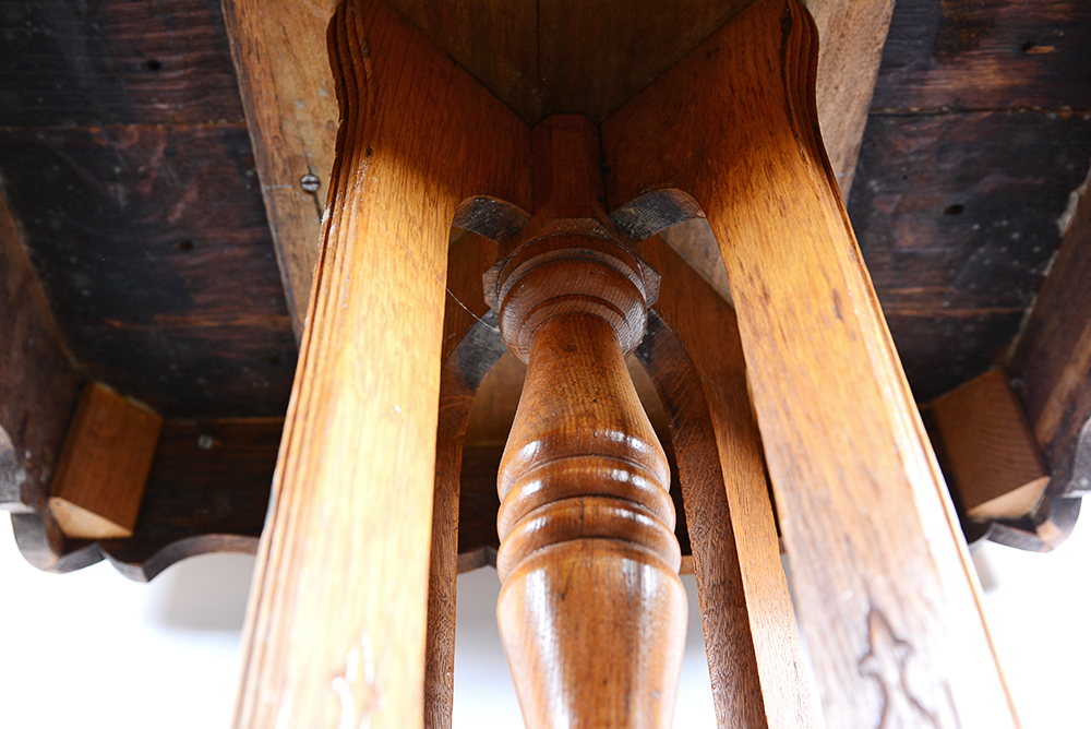 Oak Eastlake End Table