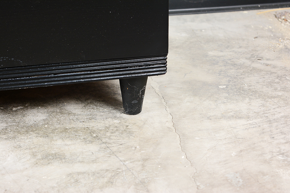 Black Dresser With Matching Nightstands