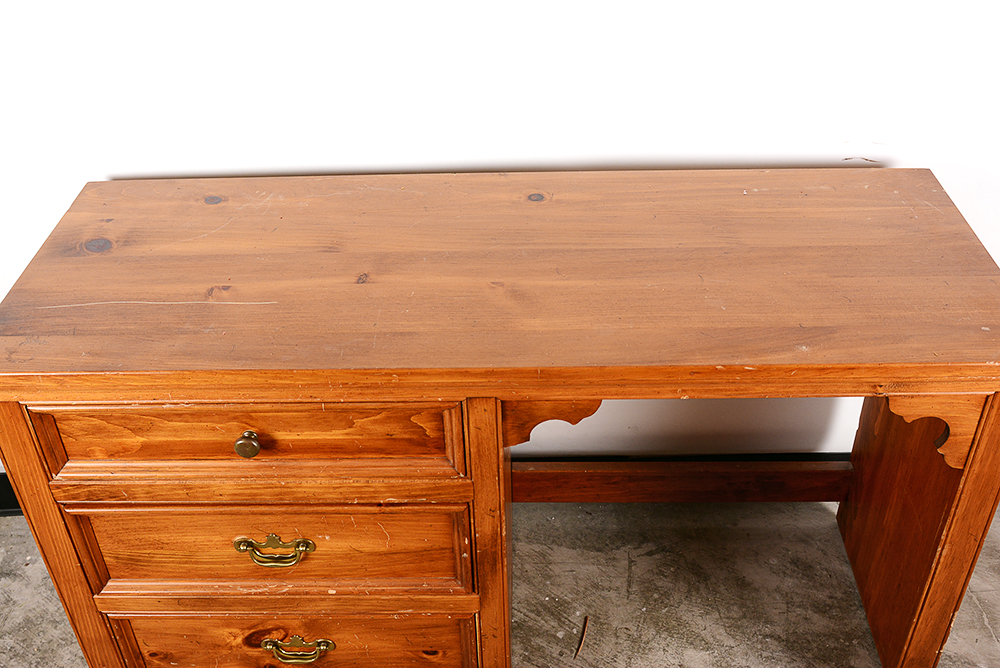 Knotty Pine Kneehole Desk