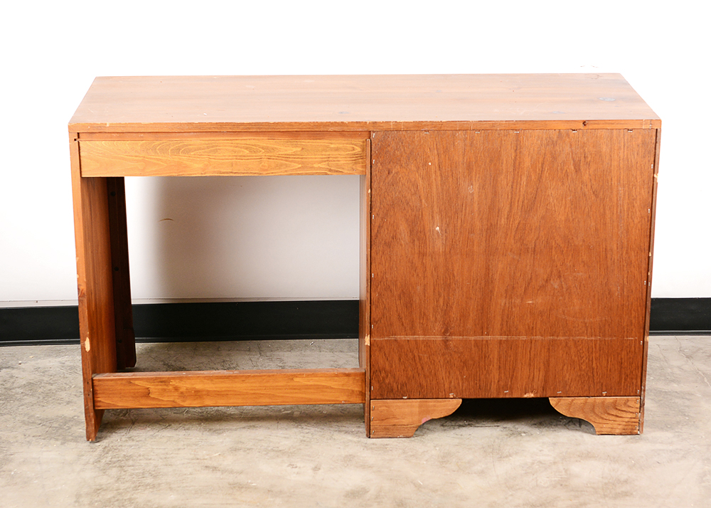 Knotty Pine Kneehole Desk