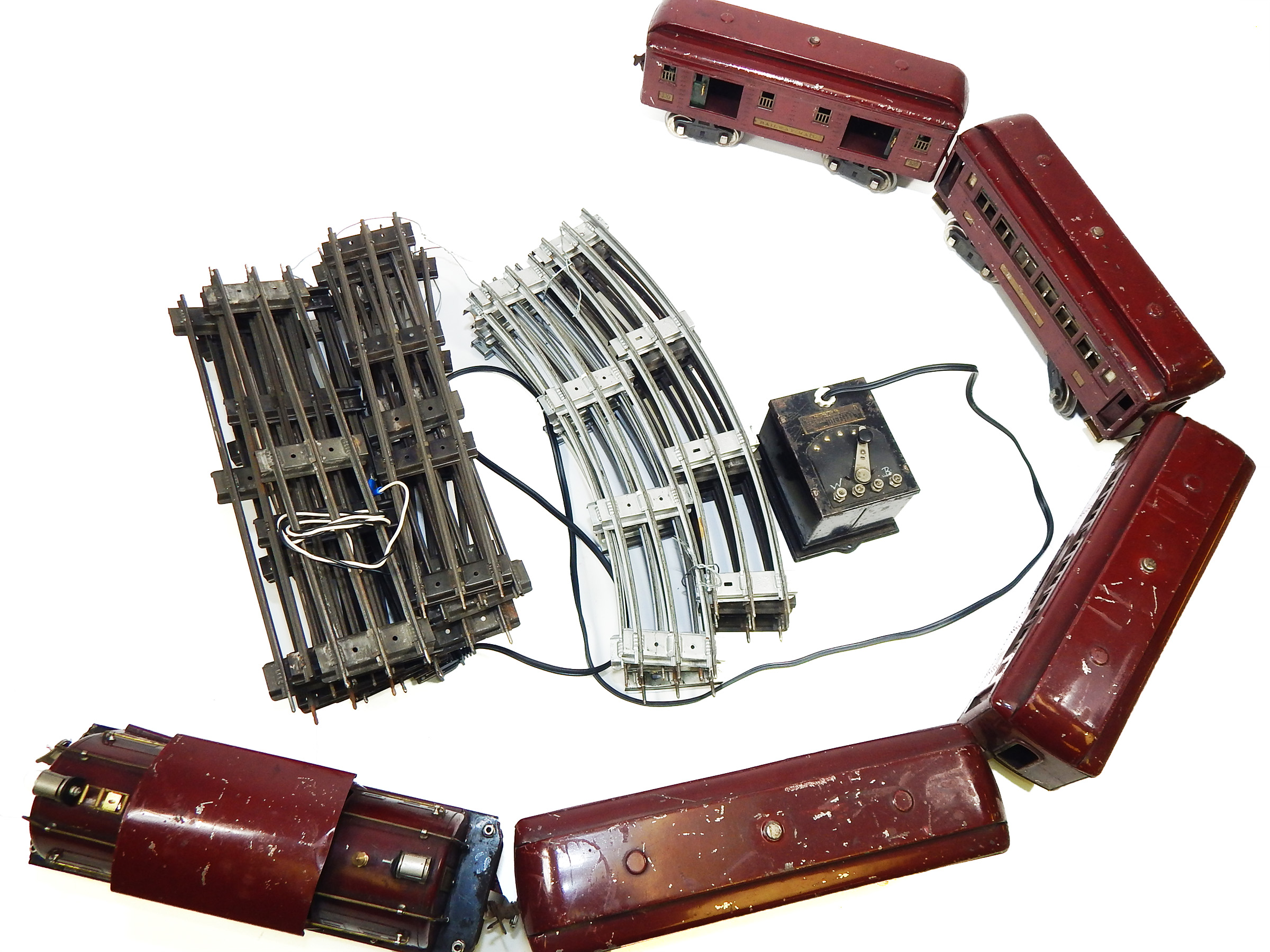 Vintage Lionel 380E Electric Engine Standard Gauge Cars and Track