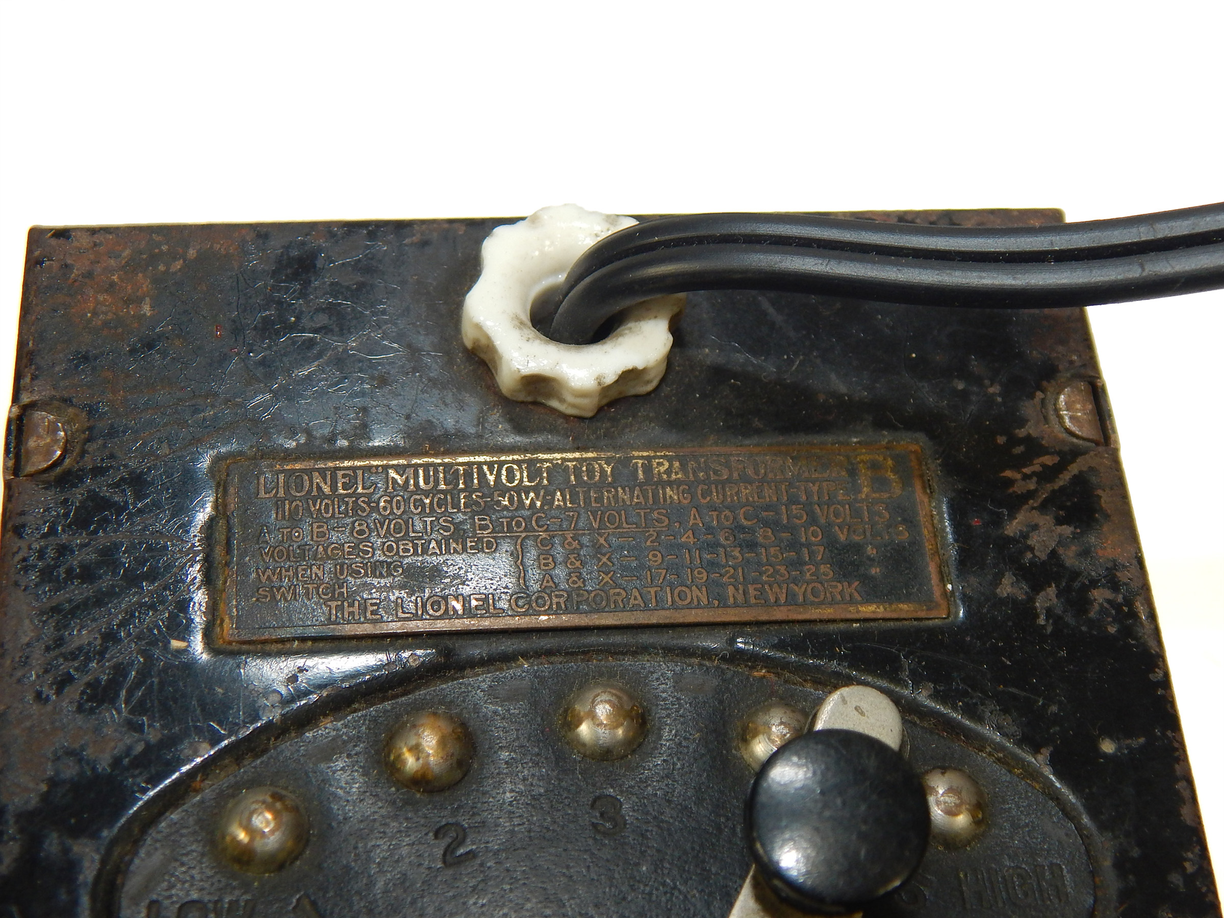 Vintage Lionel 380E Electric Engine Standard Gauge Cars and Track