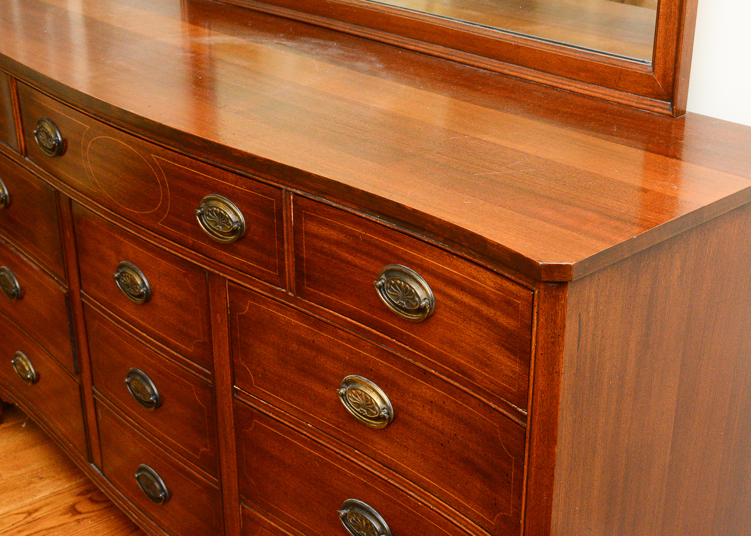 Sheraton Style Solid Mahogany Mirrored Dresser