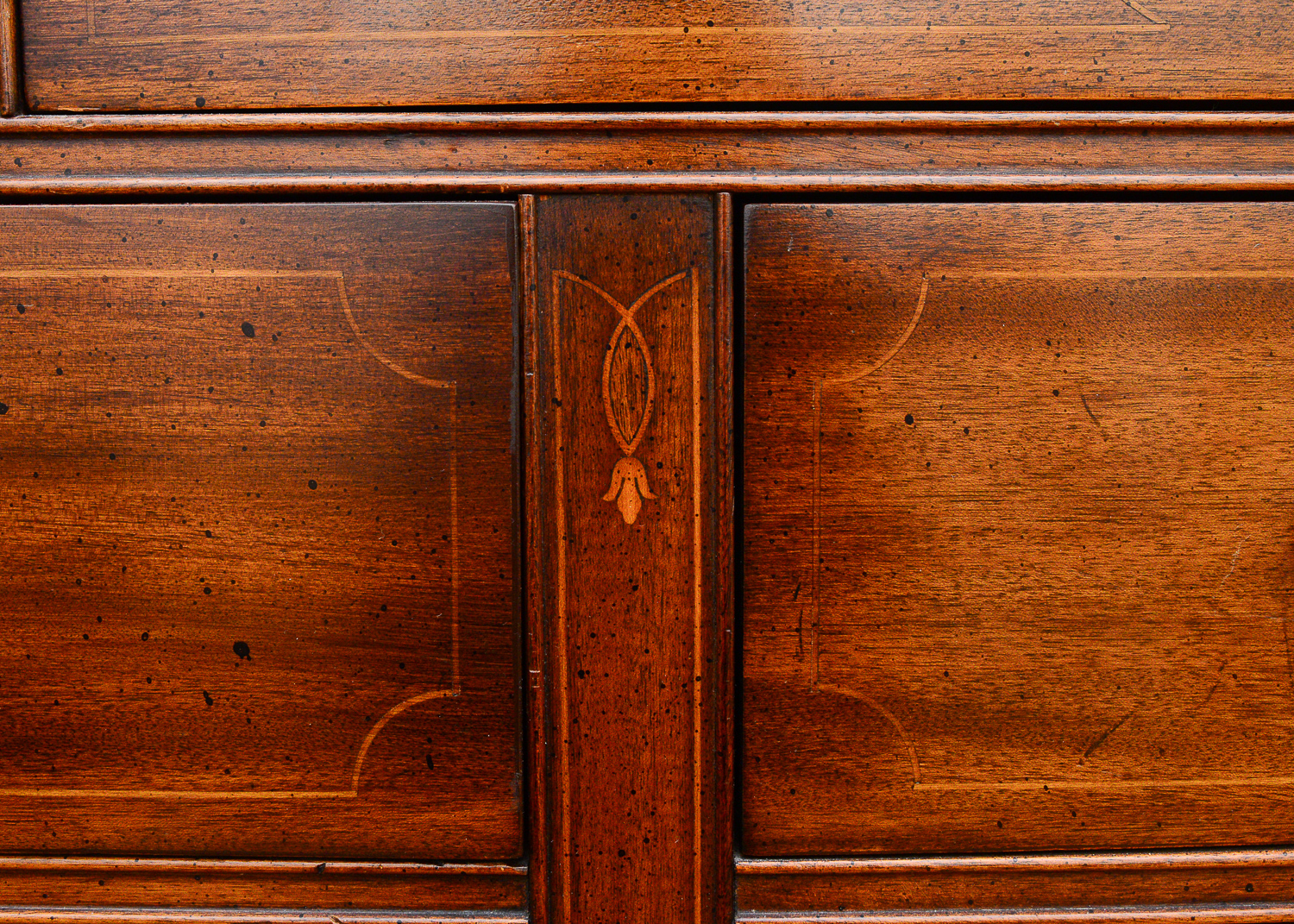 Sheraton Style Solid Mahogany Mirrored Dresser