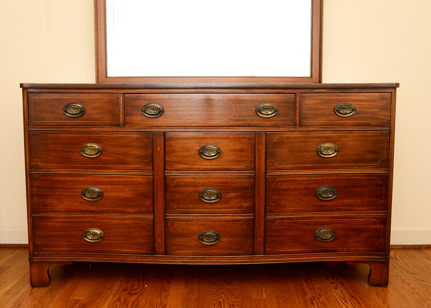 Sheraton Style Solid Mahogany Mirrored Dresser