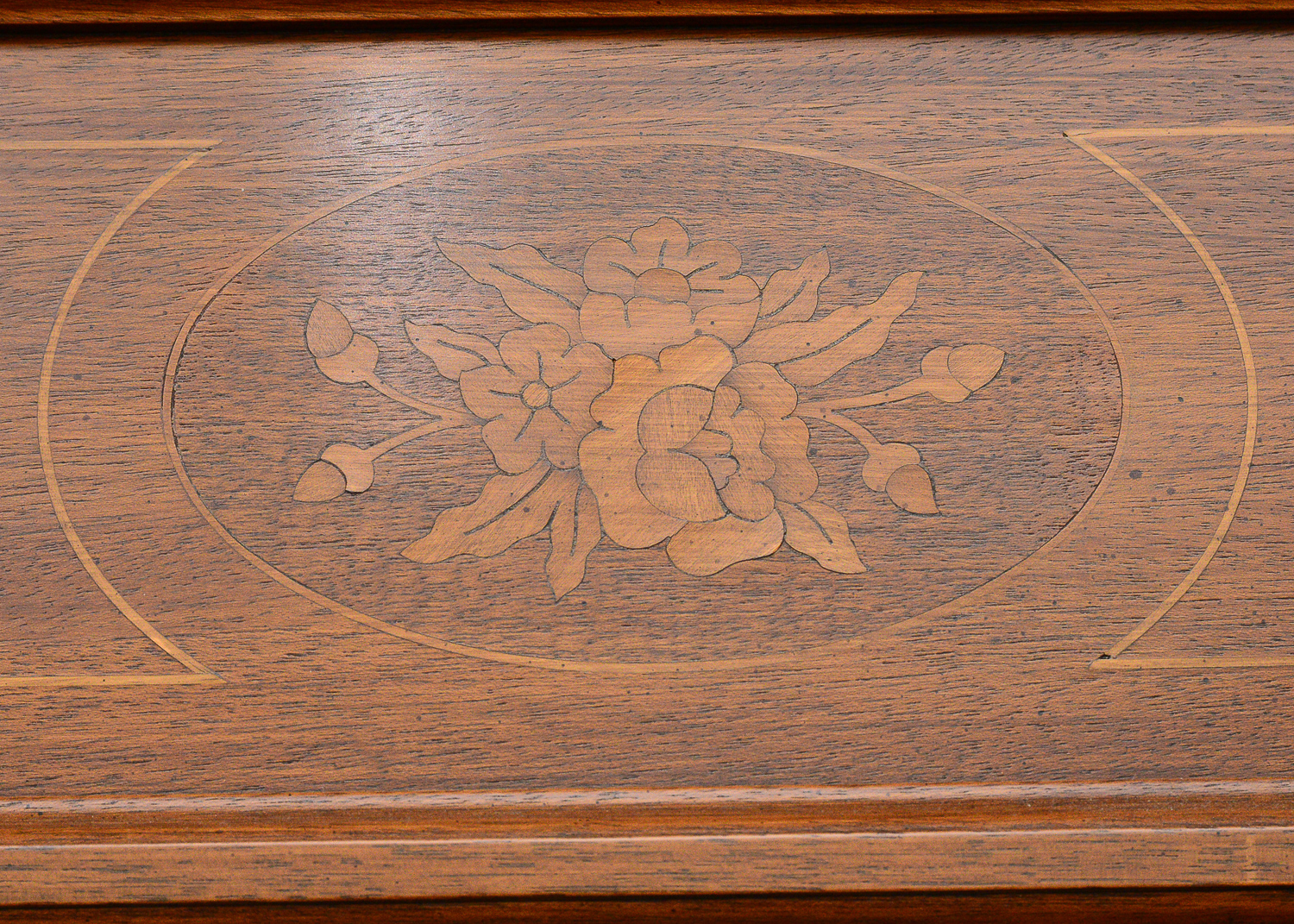 Sheraton Style Solid Mahogany Mirrored Dresser