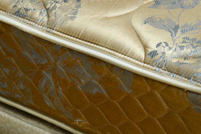 Knotty Pine Four Poster Queen Canopy Bed