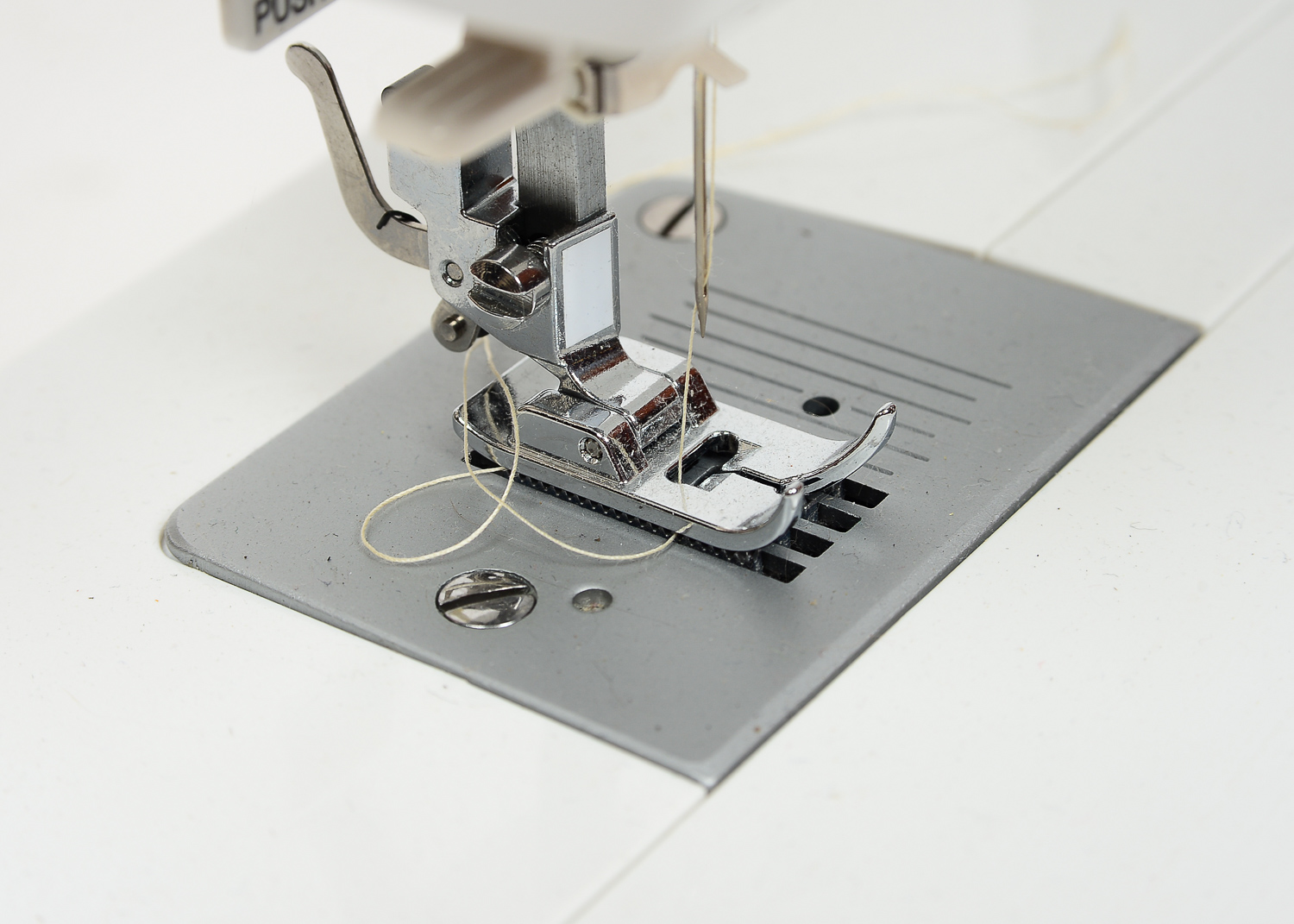 Singer Esteem II Sewing Machine