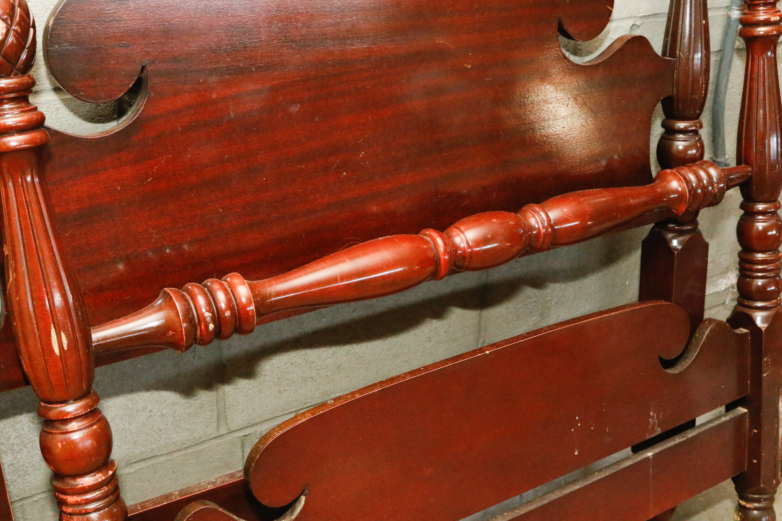 Van Stee Twin Pineapple Poster Bed