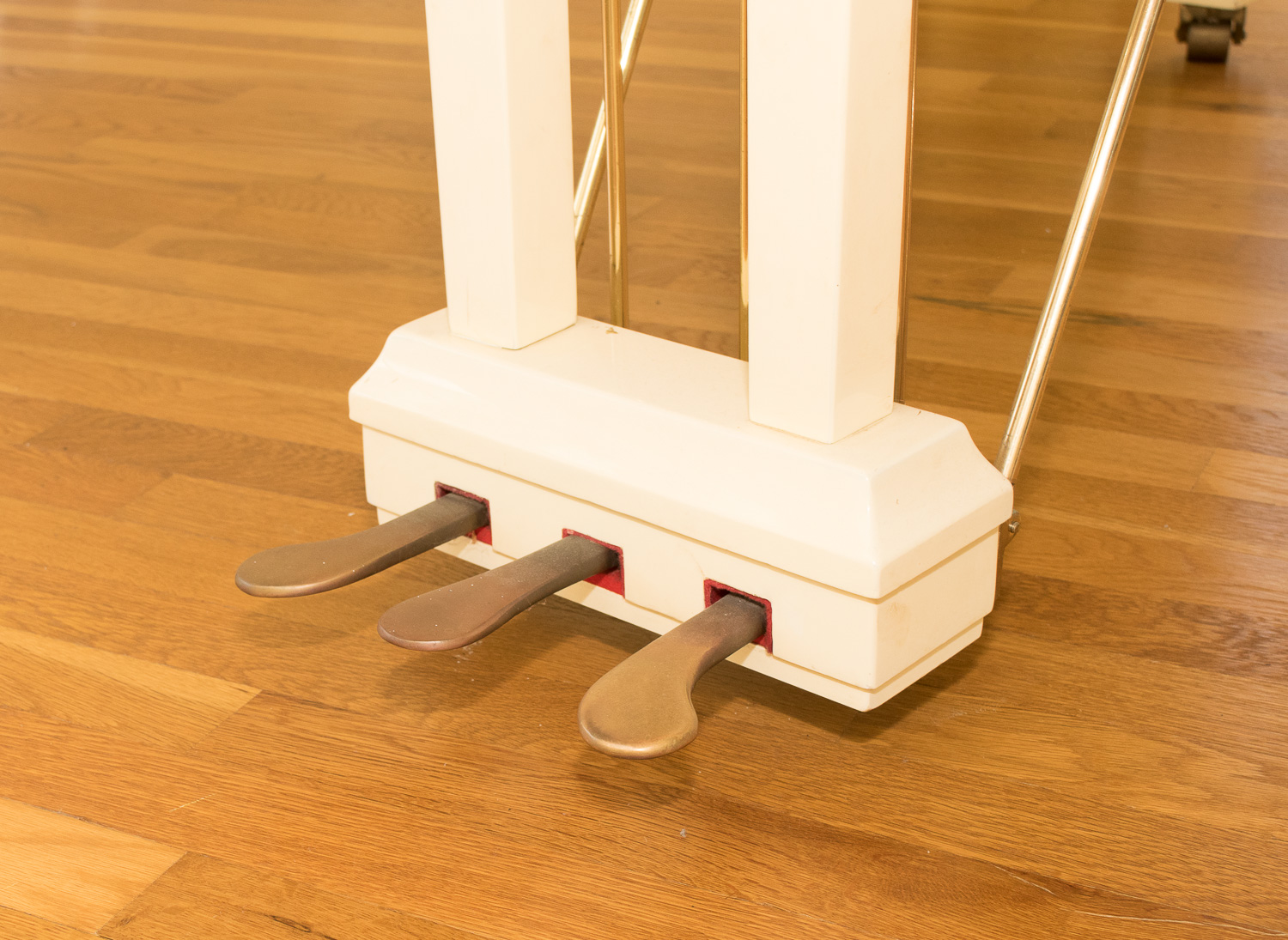 Ivory Daewoo Sojin Baby Grand Piano