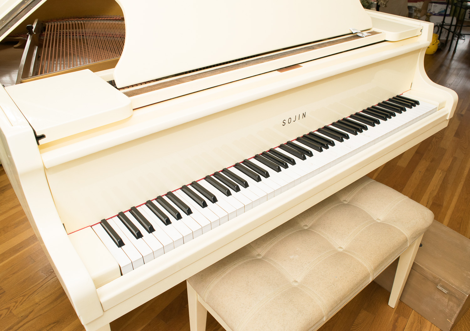 Ivory Daewoo Sojin Baby Grand Piano