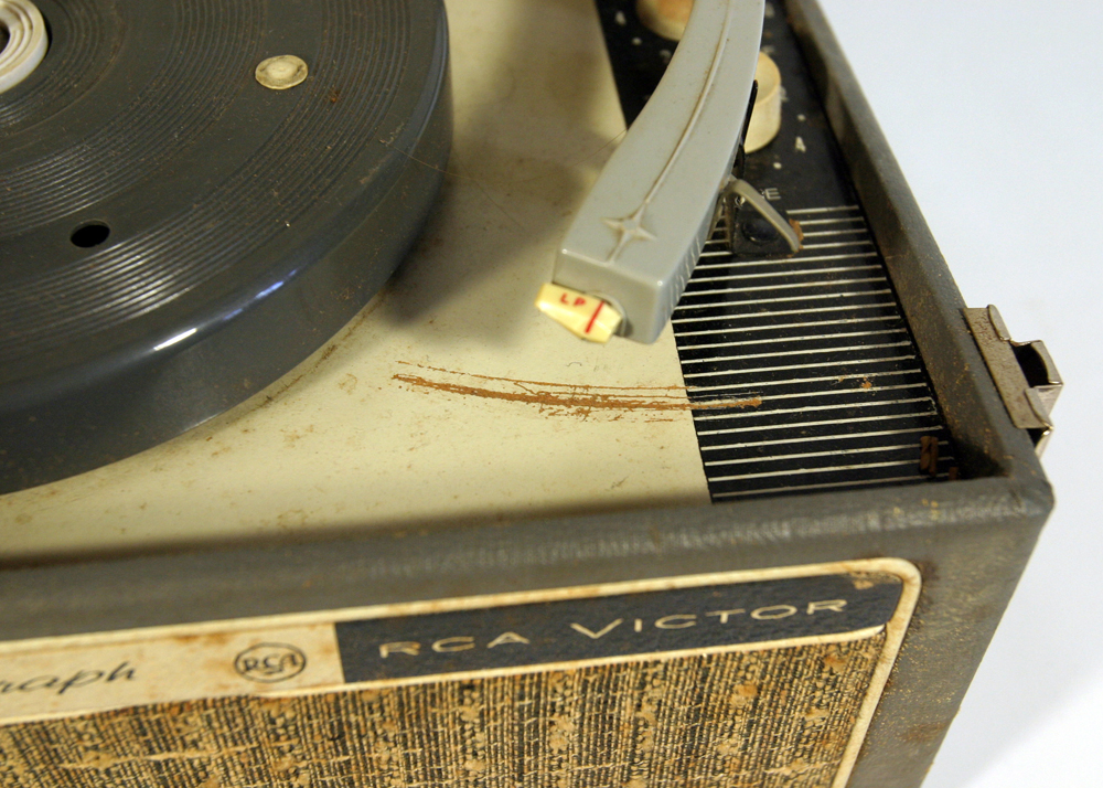 Vintage RCA Victor 4-Speed Phonograph