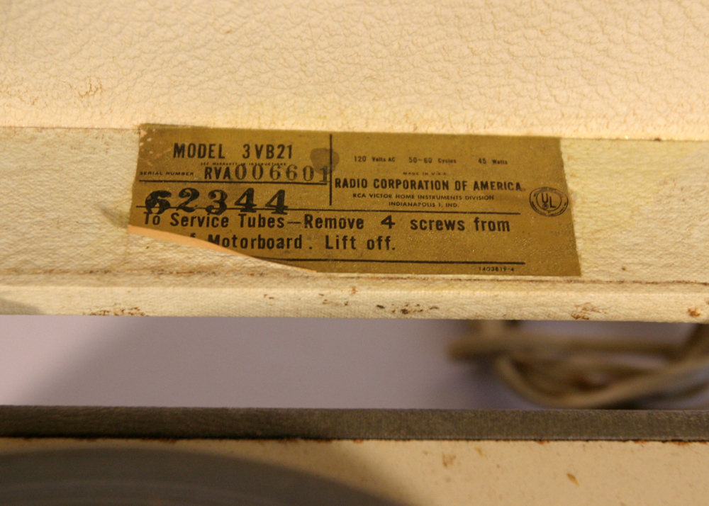 Vintage RCA Victor 4-Speed Phonograph