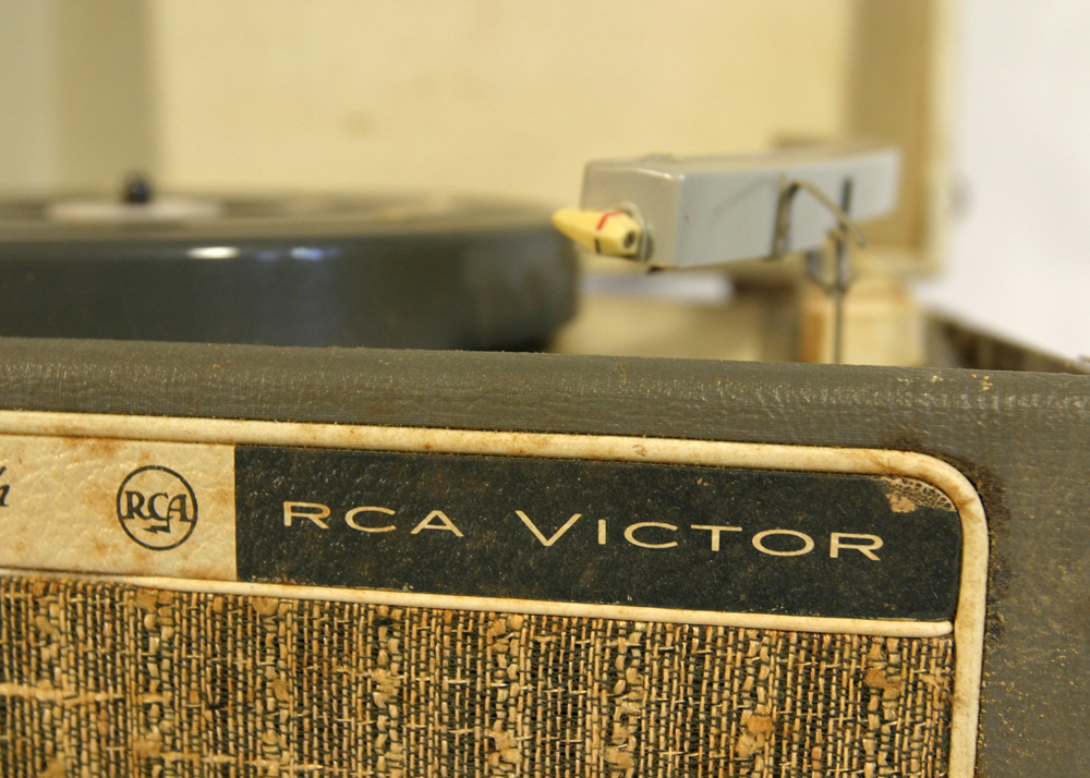 Vintage RCA Victor 4-Speed Phonograph