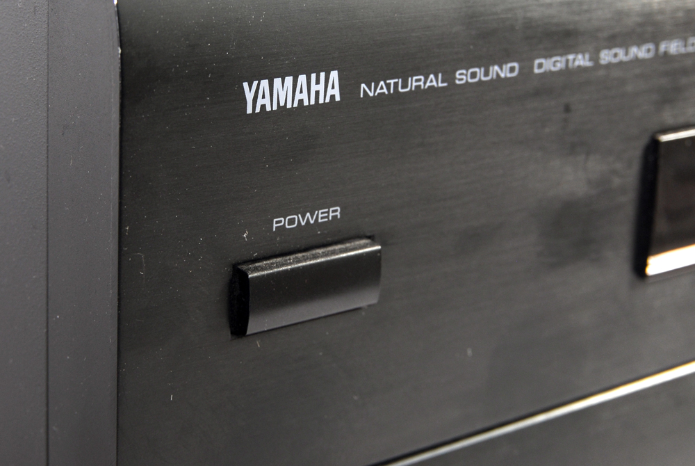 Yamaha DSP-A2070 Amplifier