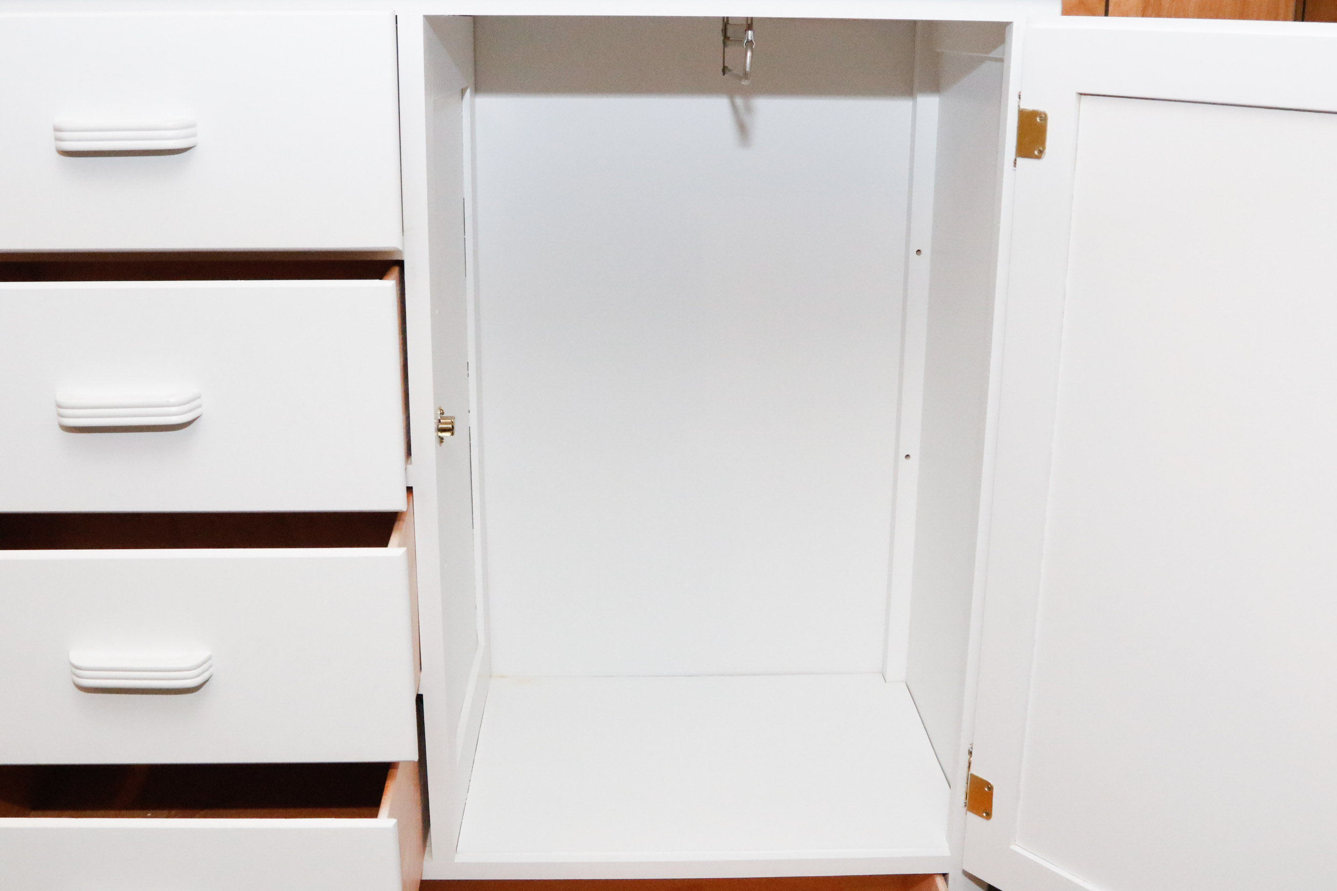 Edison Furniture Little Folks Chifferobe Changing Table