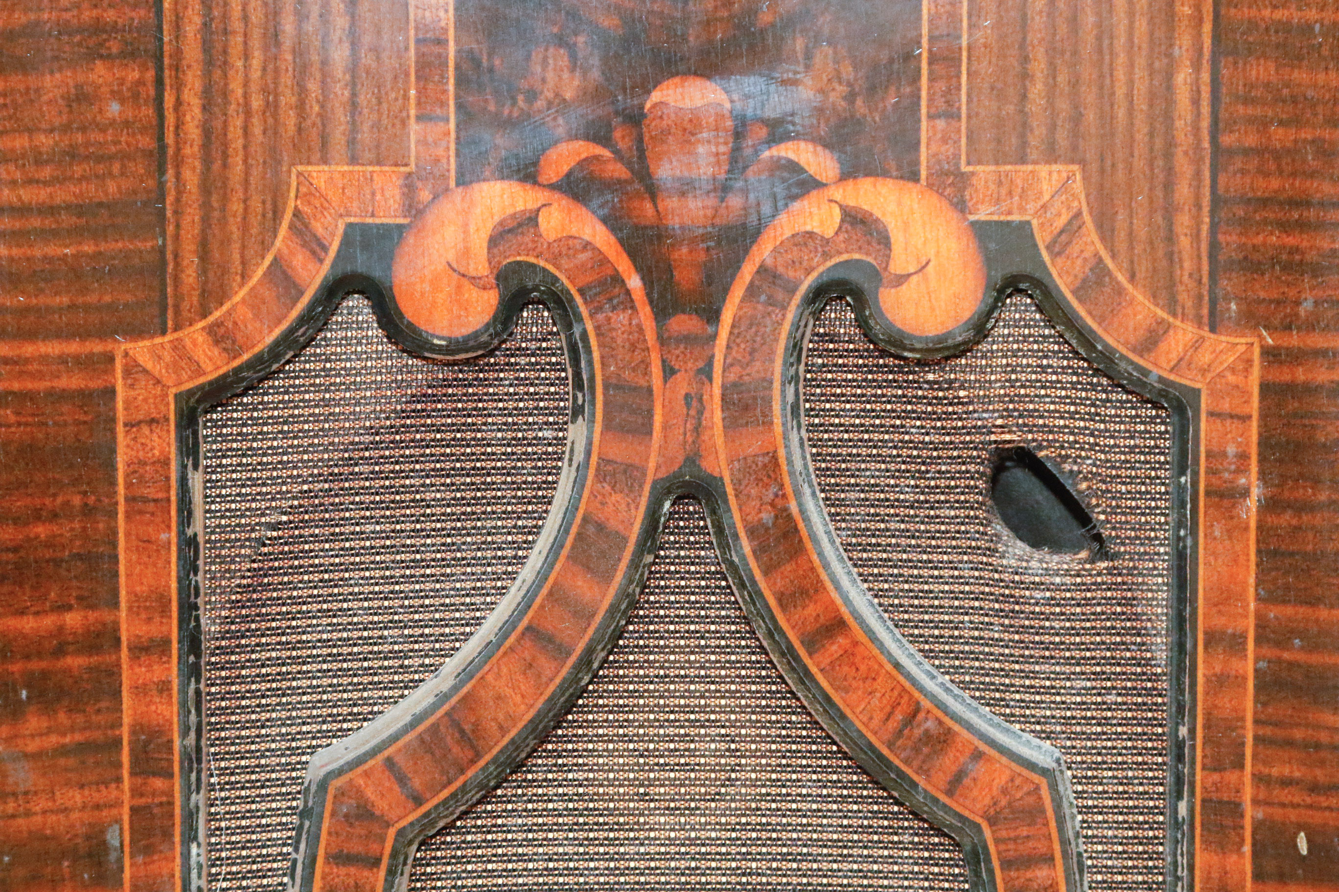 United American Bosch Super-Heterodyne Radio