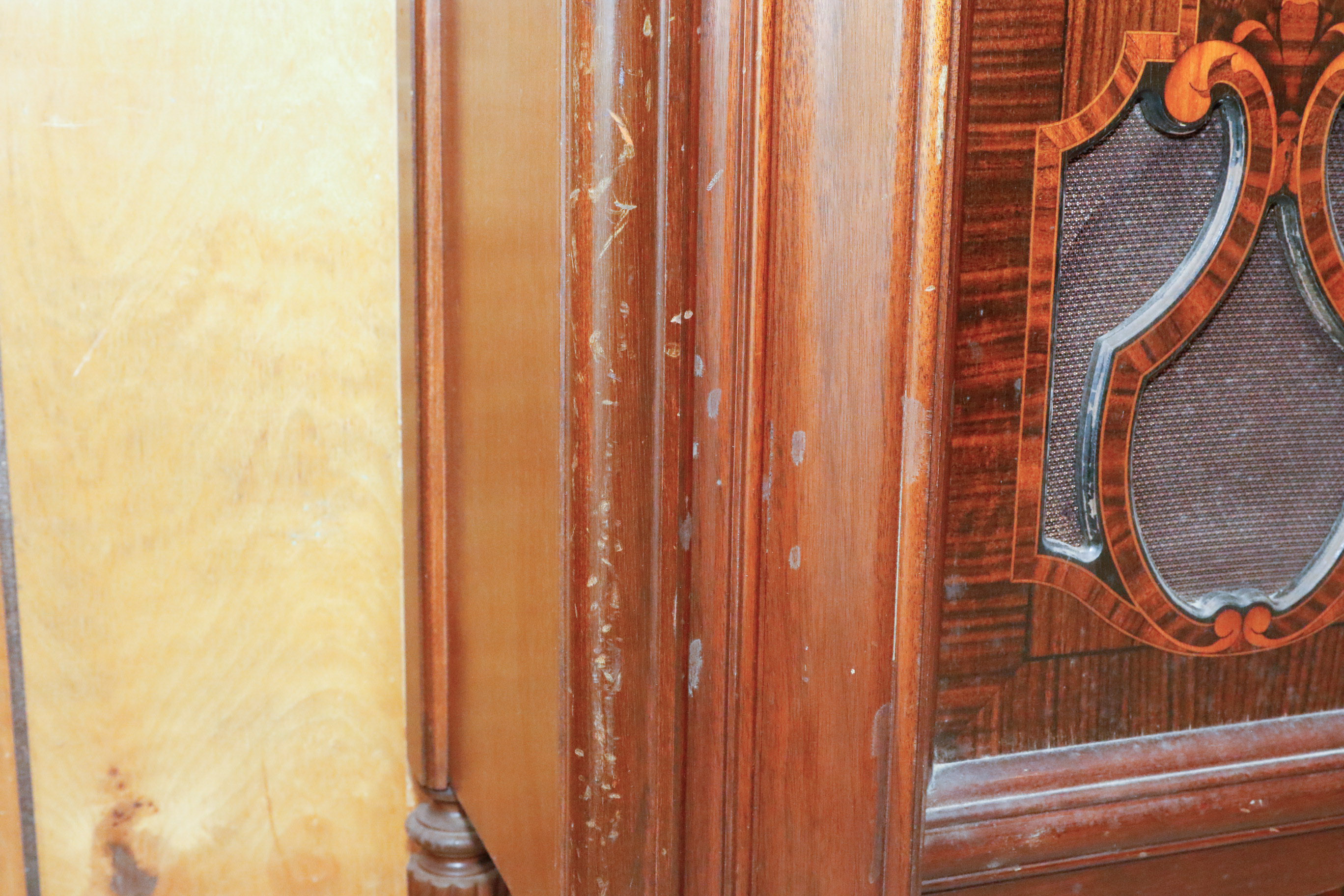 United American Bosch Super-Heterodyne Radio