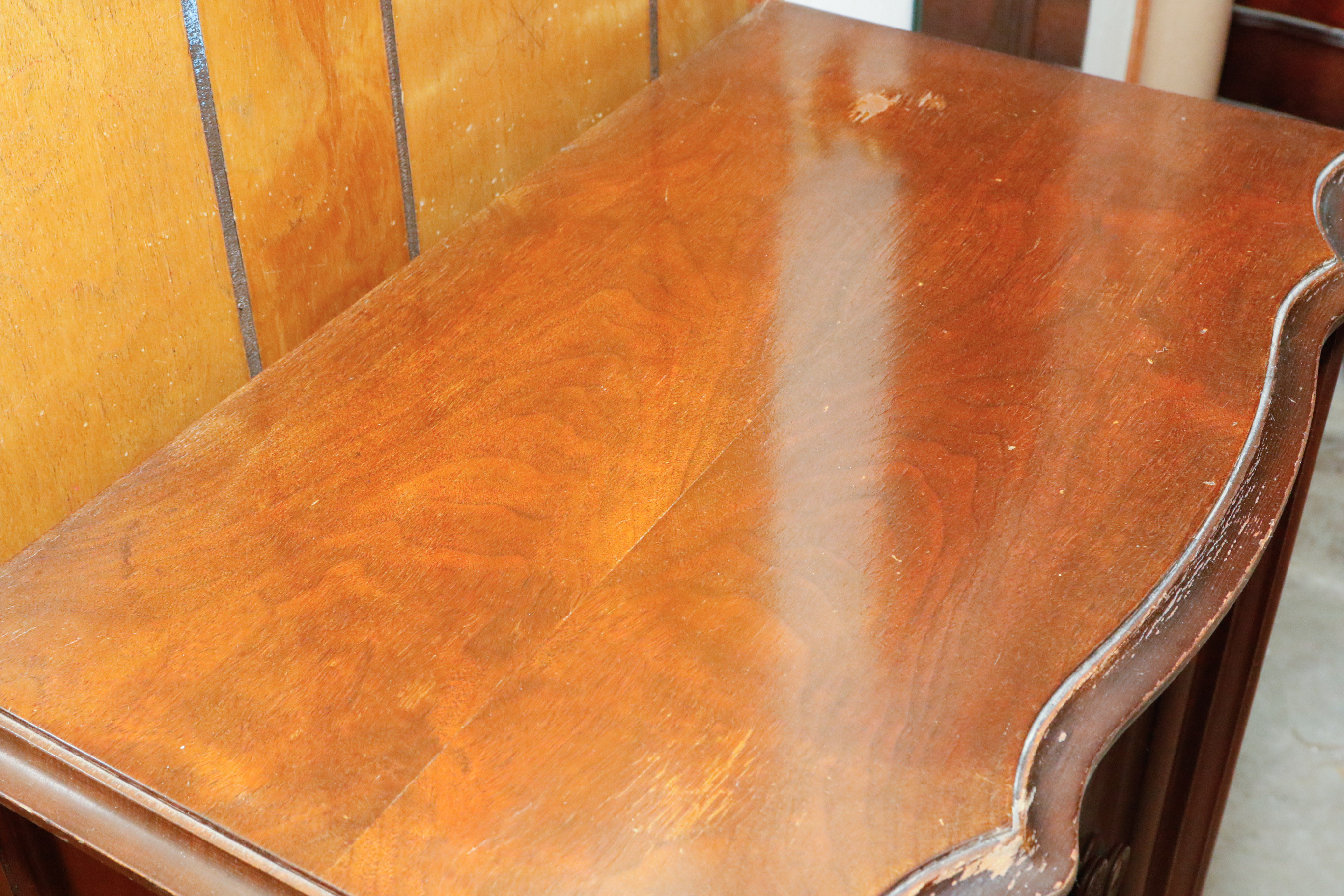 United American Bosch Super-Heterodyne Radio