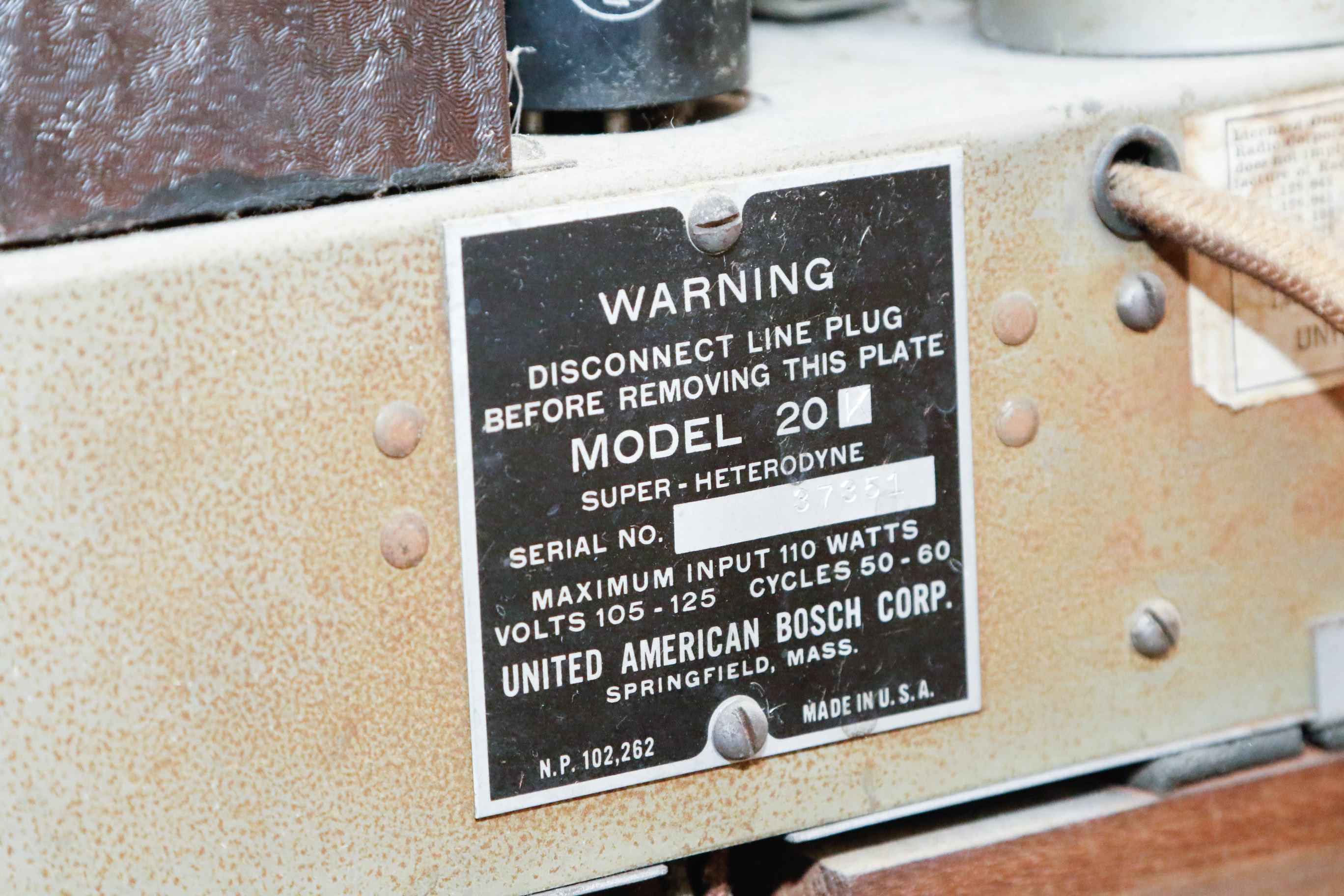 United American Bosch Super-Heterodyne Radio