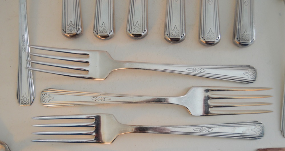 Cambridge Silver Plate Flatware Service For Six