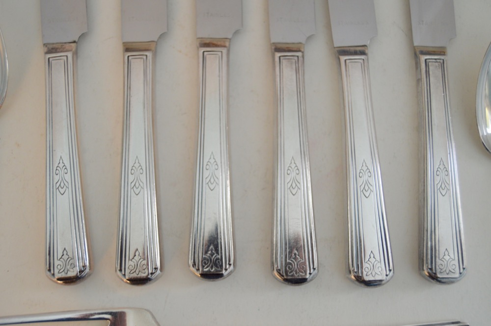 Cambridge Silver Plate Flatware Service For Six
