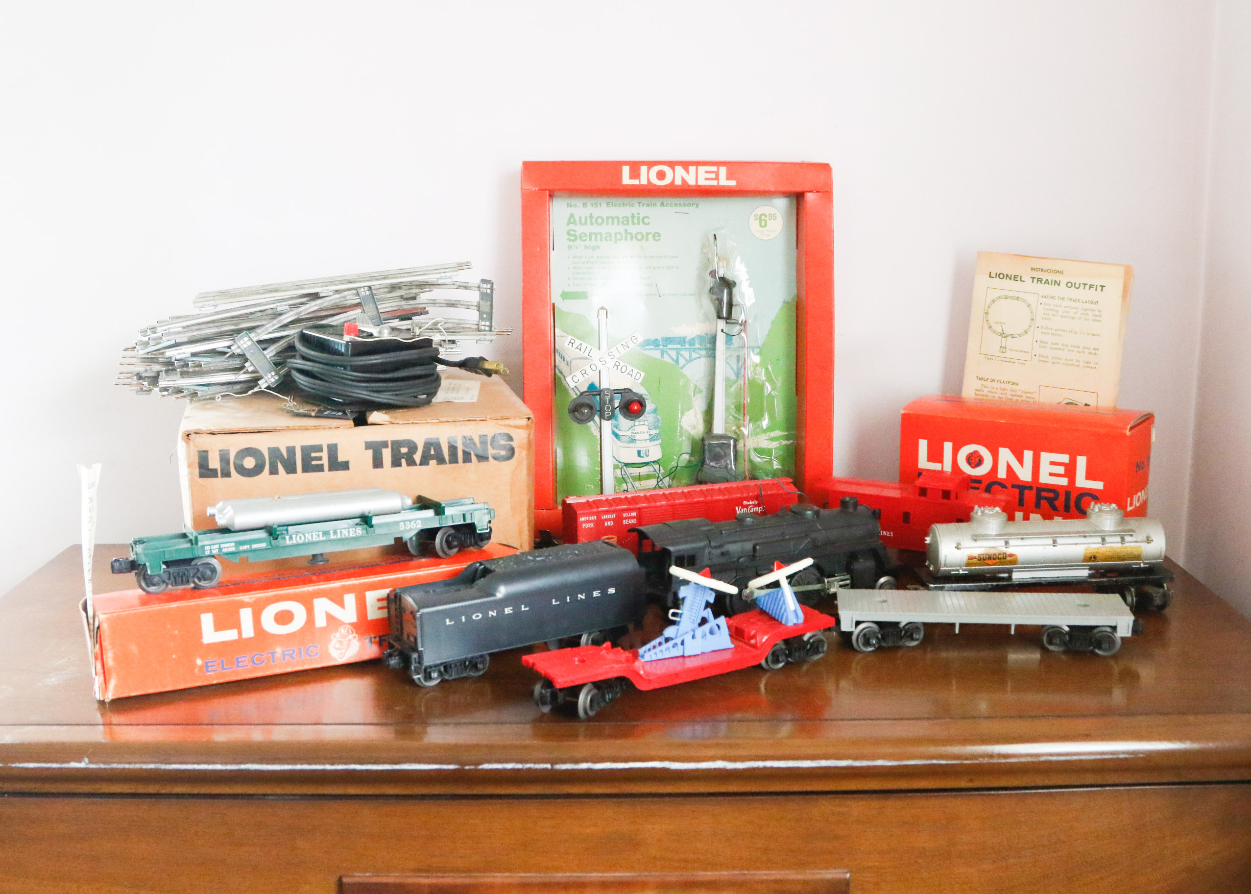 Vintage Lionel Train Outfit and Accessories