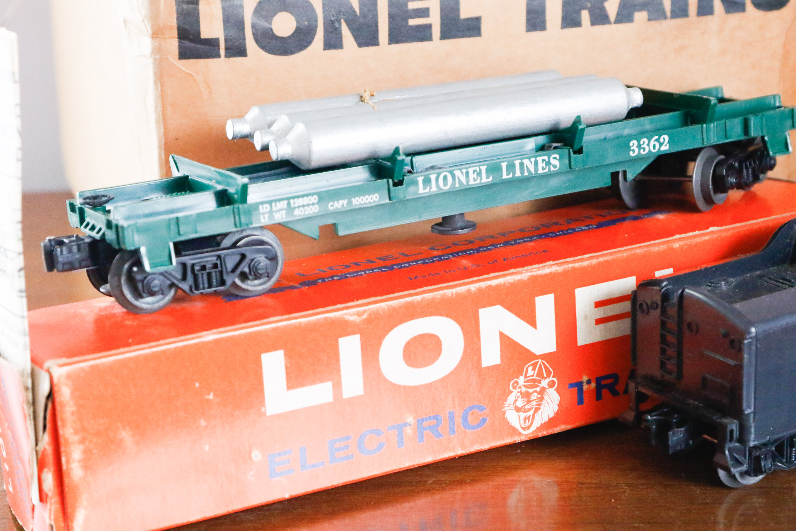Vintage Lionel Train Outfit and Accessories