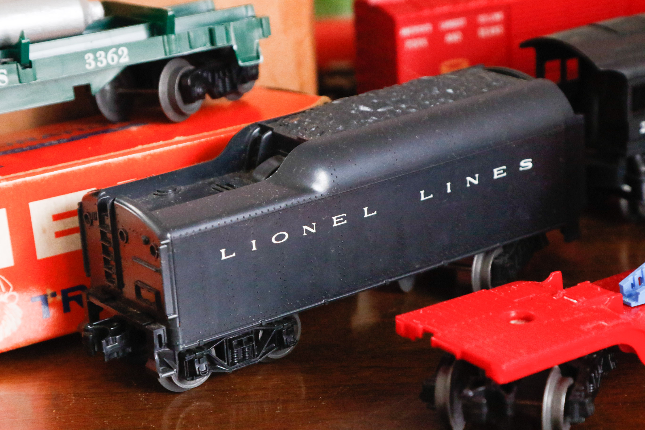 Vintage Lionel Train Outfit and Accessories