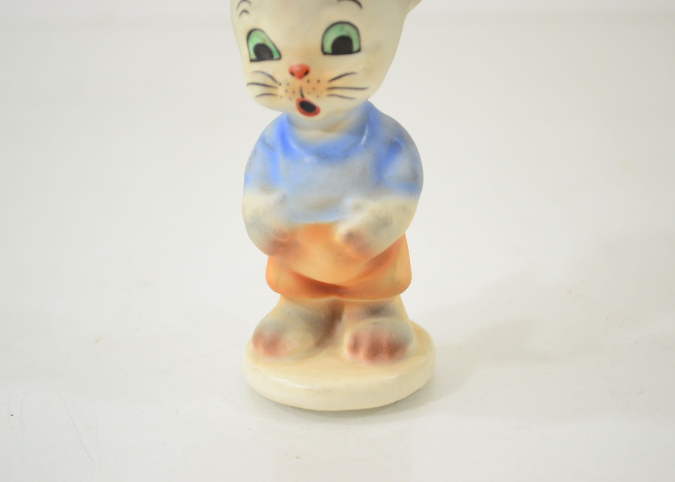 Vintage Collectible Cat Figurine