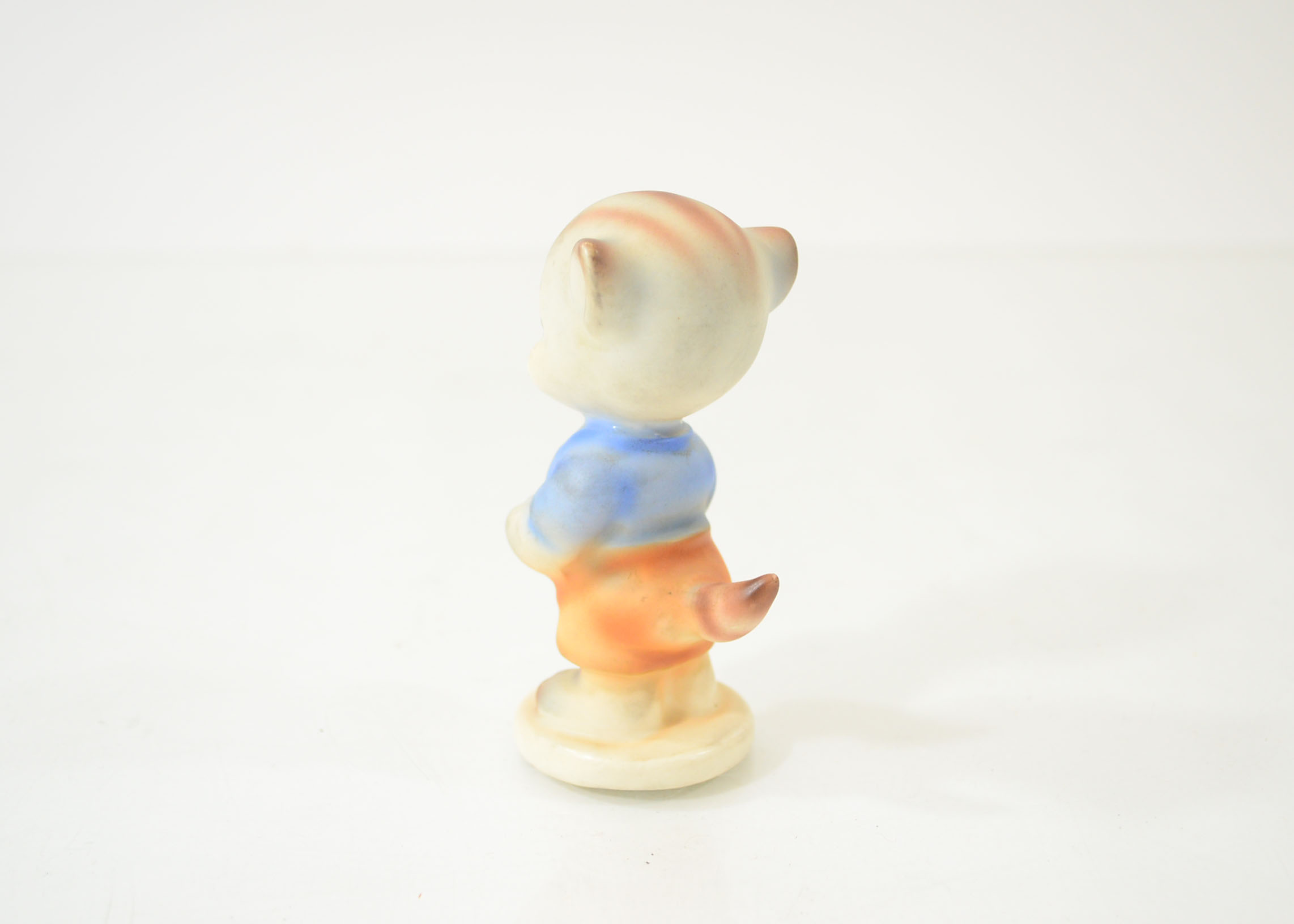 Vintage Collectible Cat Figurine