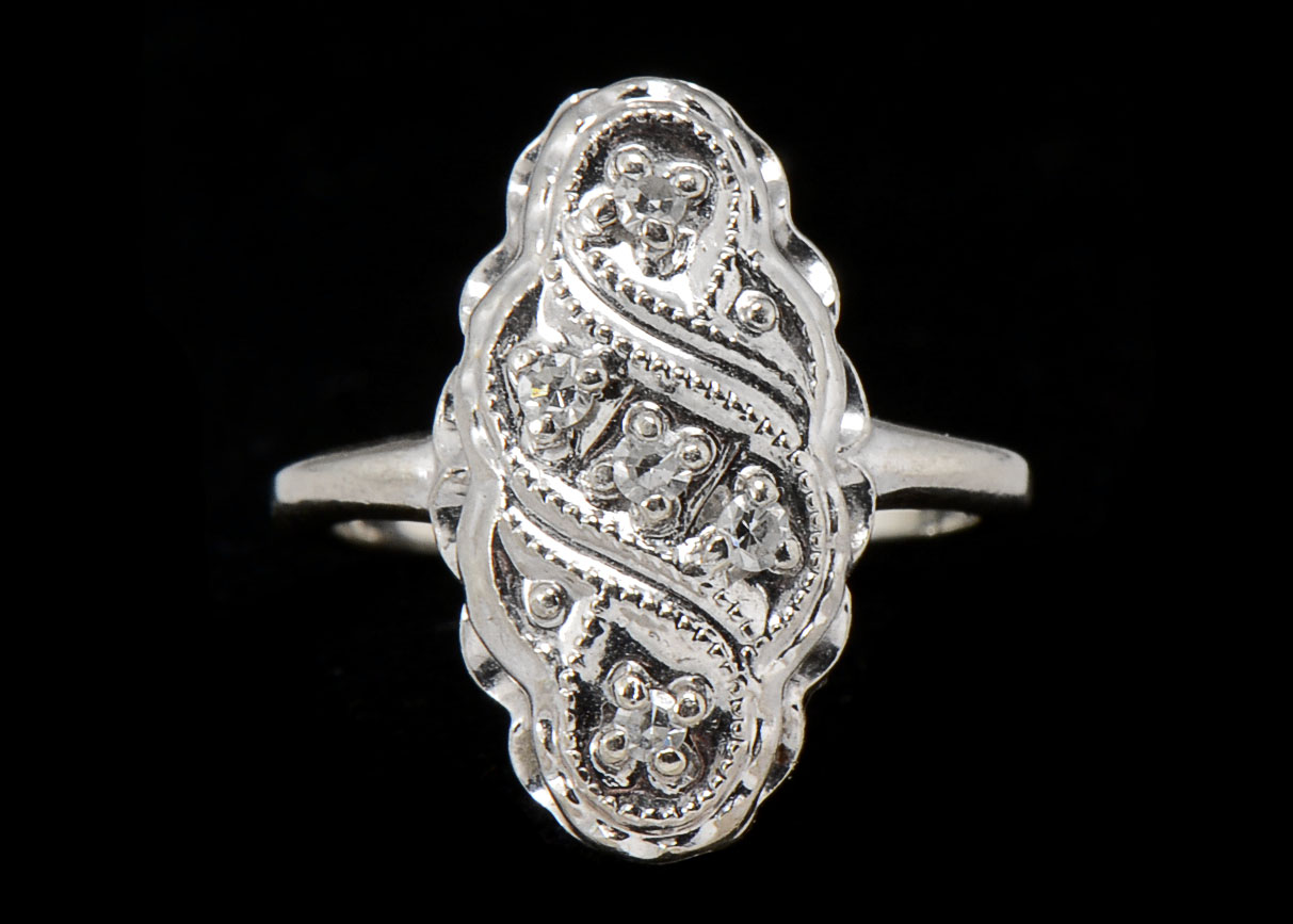 14K White Gold Vintage Style Diamond Ring