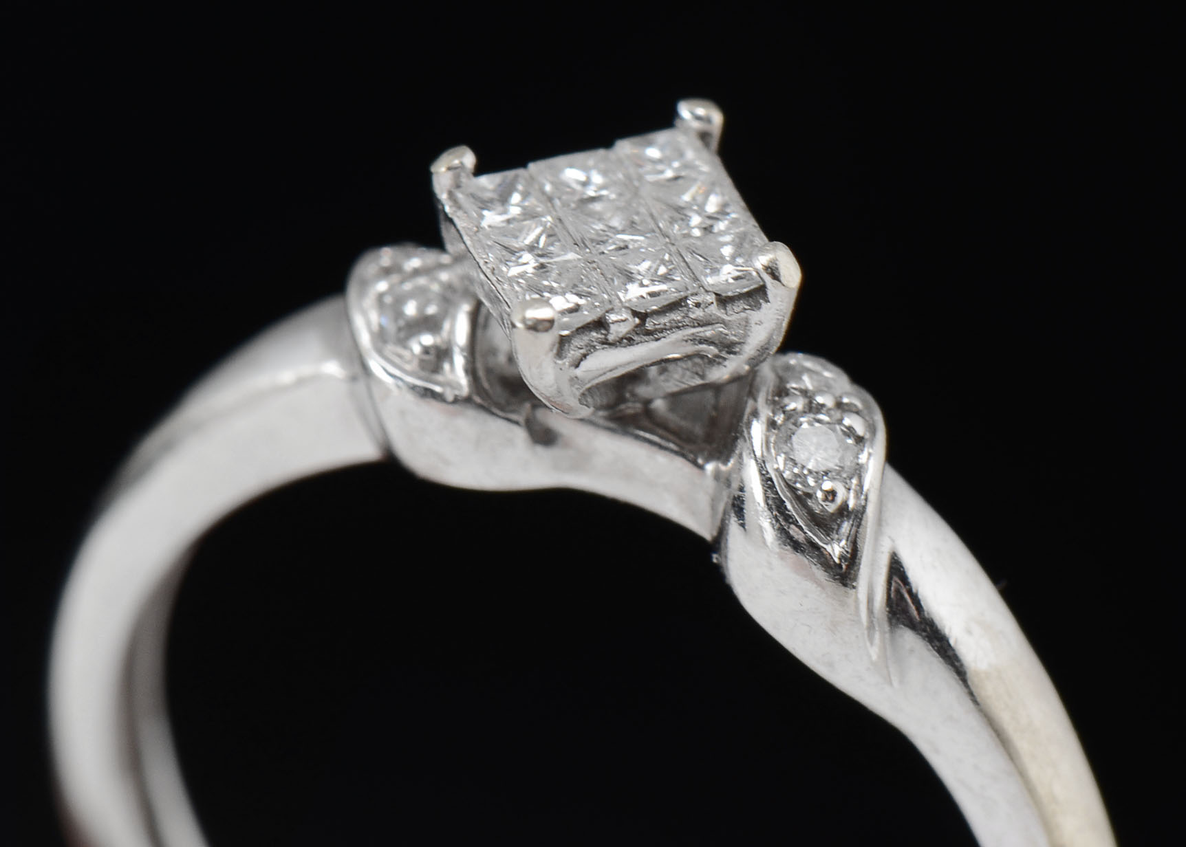 14K White Gold Diamond Ring