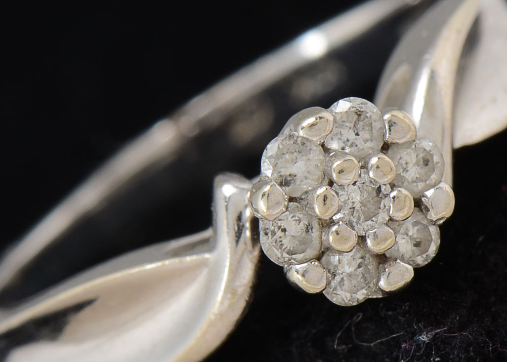 10K White Gold Diamond Flower Ring