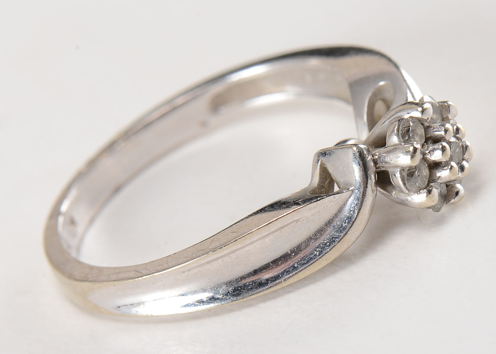 10K White Gold Diamond Flower Ring