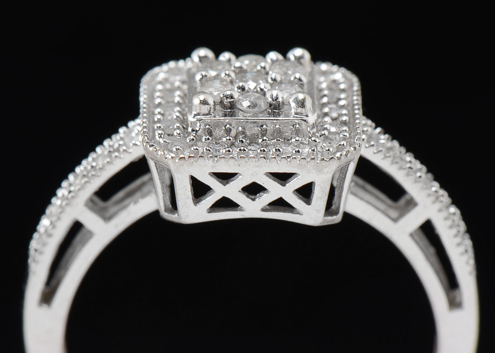10K White Gold Diamond Ring