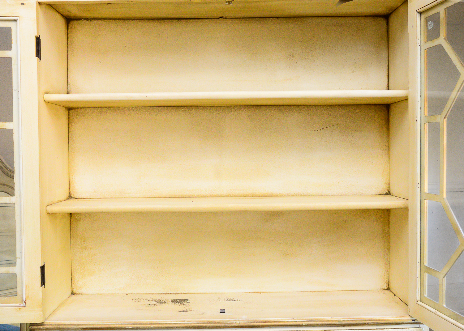 Distressed Oxbow Secretary